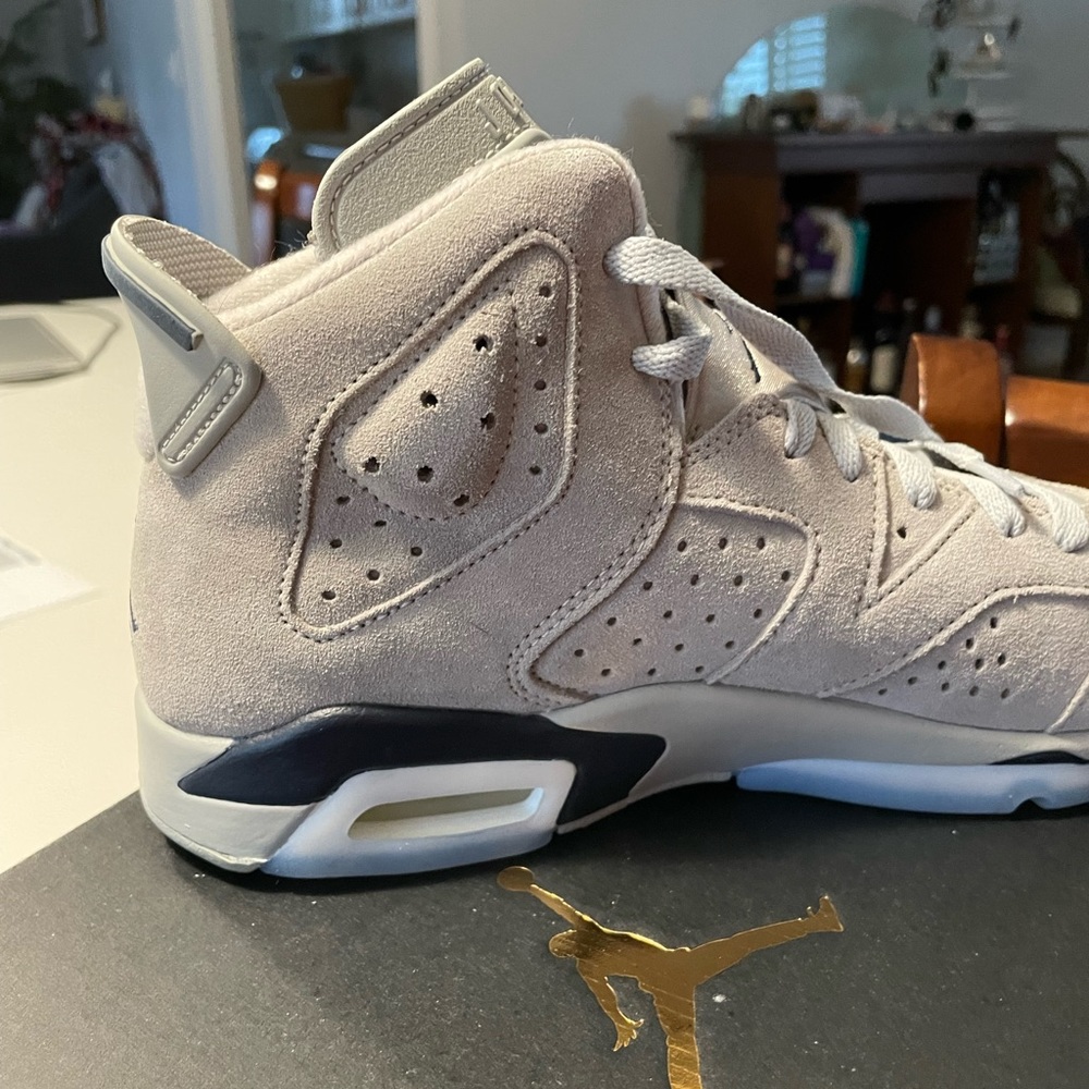 Shoes - Picture 5 of 7